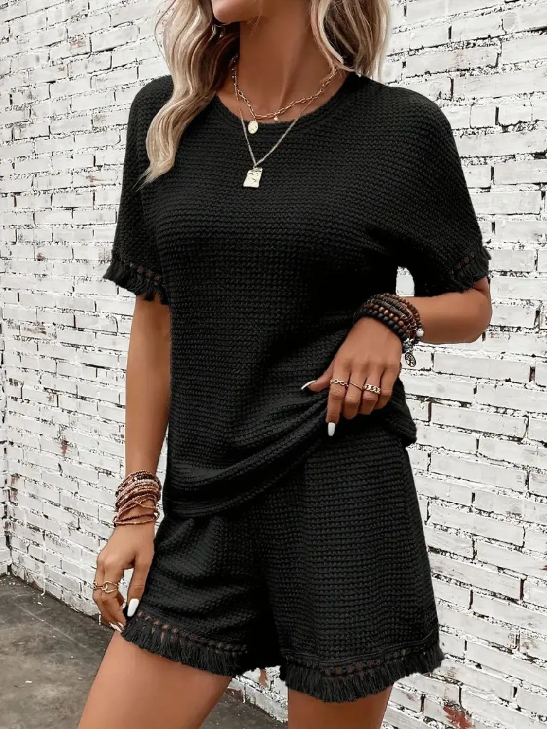 Ibiza black round-neck top and shorts set for vacation lounging