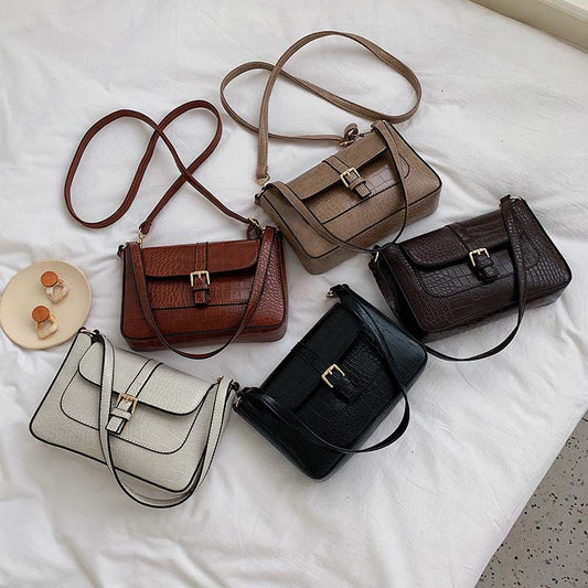 One-shoulder crossbody saddle bag